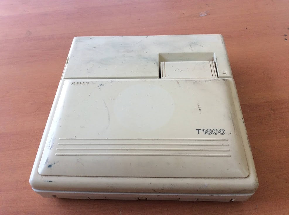 [AU Seller] Toshiba T1600 Vintage Laptop PA8010EA No Test No Charger B
