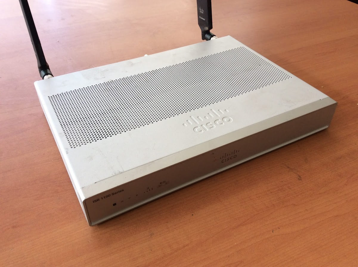 Cisco C1117-4PLTELAWZ V2 ISR 1100 Router + 4G LTE Antenna WiFi Gigabit Tested