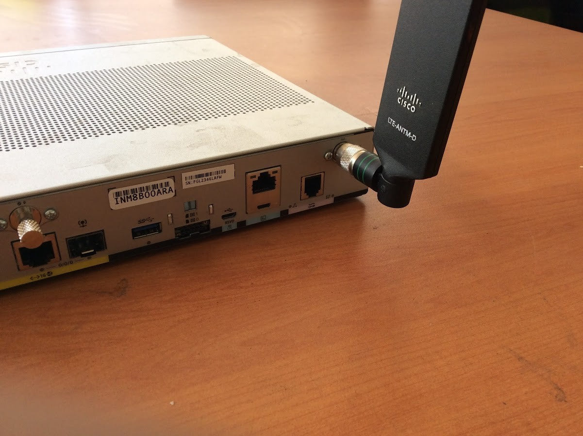 Cisco C1117-4PLTELAWZ V2 ISR 1100 Router + 4G LTE Antenna WiFi Gigabit Tested Au