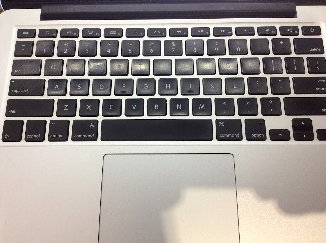 Apple MacBook Pro A1502 Laptop 13.3'' i5-5257U@2.7GHz 8GBRAM 256GBSSD EMC2835 A-