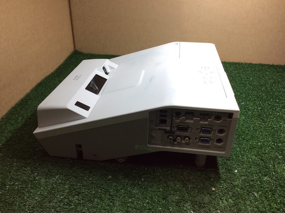 Hitachi CP-TW2505 3LCD WXGA Ultra Short Throw Projector HDMI LAMP HOURS 3277H