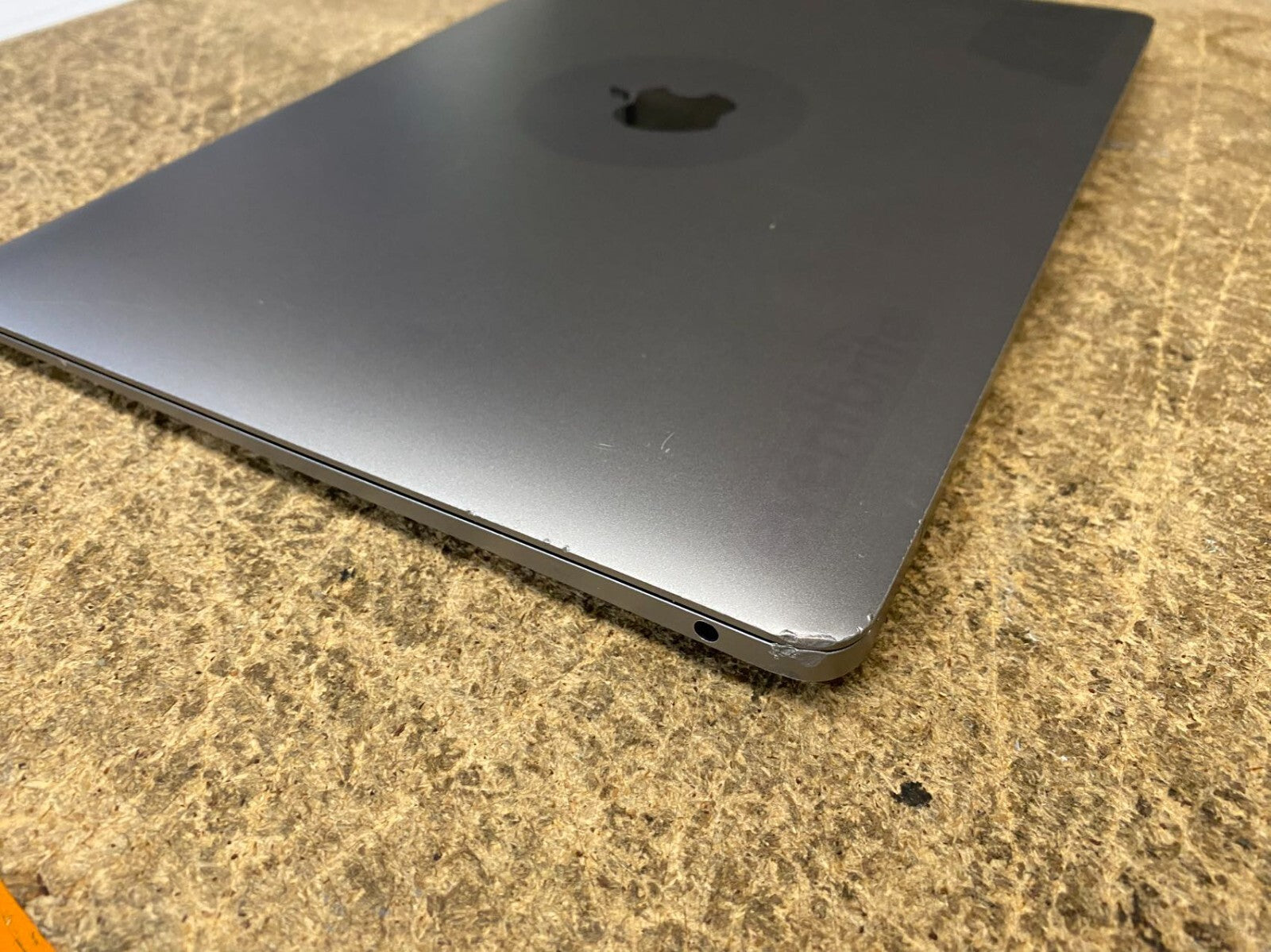 Apple M1 MacBook Air A2337 Laptop 13.3'' Apple M1 16GBRAM 500GBSSD EMC3598 A-