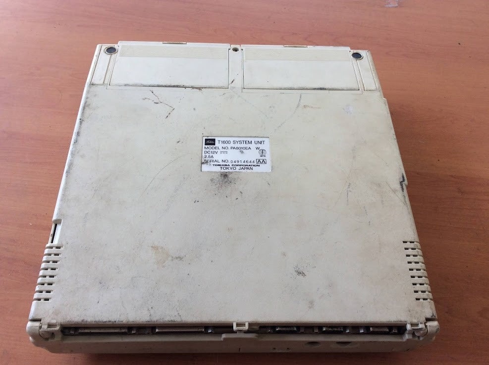 [AU Seller] Toshiba T1600 Vintage Laptop PA8010EA No Test No Charger B