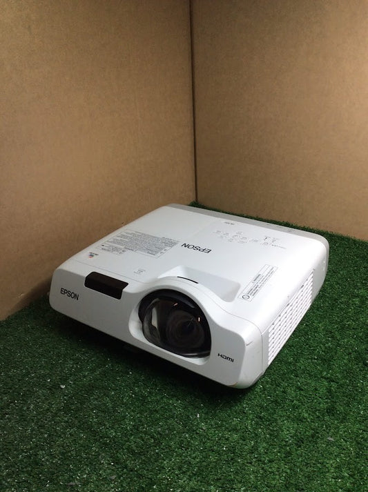 [AU Seller] Epson EB-520 Short Throw XGA 3LCD Projector HDMI VGA LAMP HOURS 45H