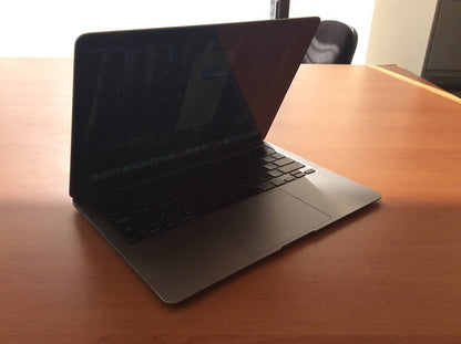 Apple MacBook Air A2179 Laptop 13" i5-1030NG7 16GBRAM 256GBSSD EMC3302 Silver A-