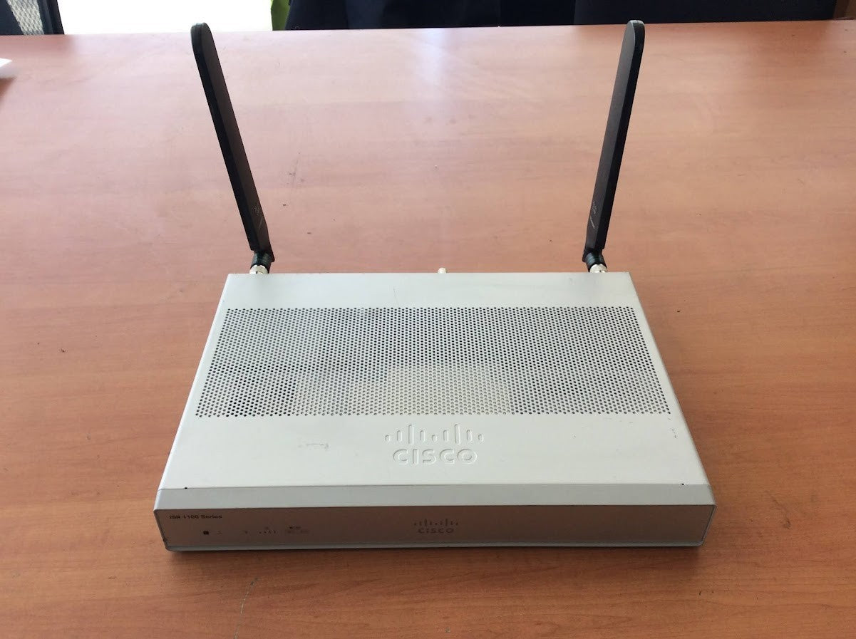 Cisco C1117-4PLTELA V2 ISR 1100 Router + 4G LTE Antenna WiFi Gigabit Tested