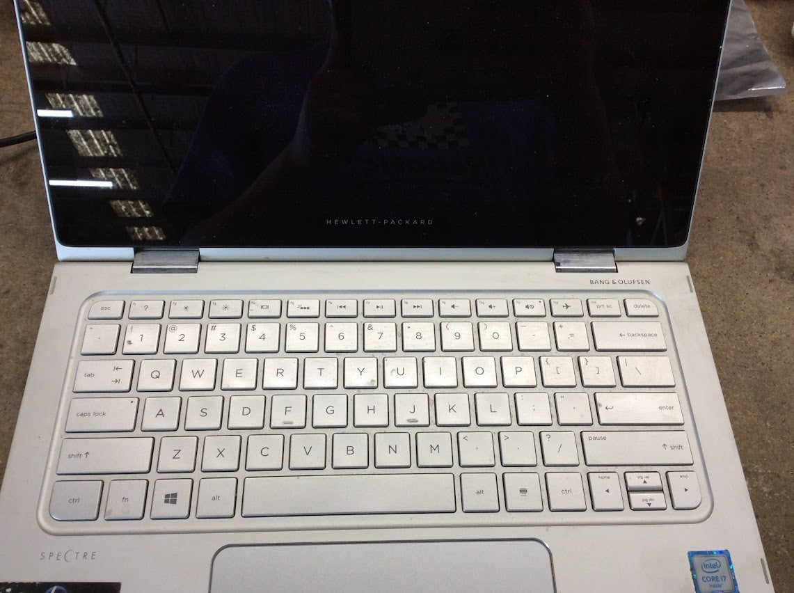 [AU] HP Spectre x360 Convertible 13.3" i7-6500U 8GBRAM 128GB Touch Screen Win 11