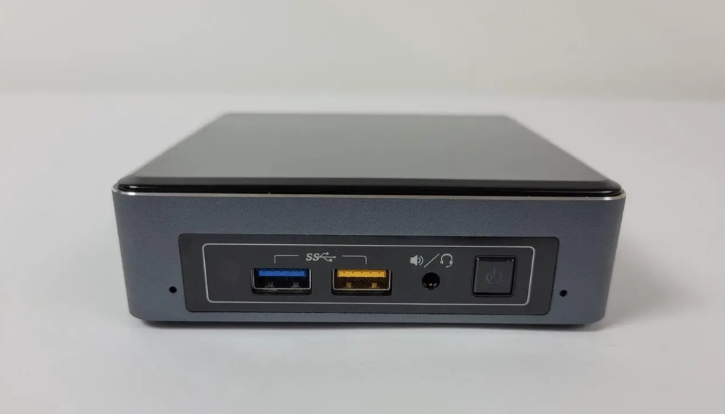Intel NUC7I5BNK Mini-PC i5-7260U 8GBRAM 240GBSSD HDMI USB-C Black Au Seller A-