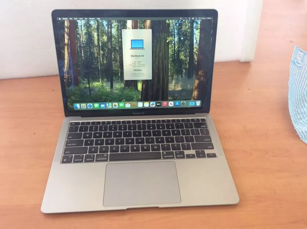 Apple M1 MacBook Air A2337 Laptop 13.3'' Apple M1 16GBRAM 500GBSSD EMC3598 A-