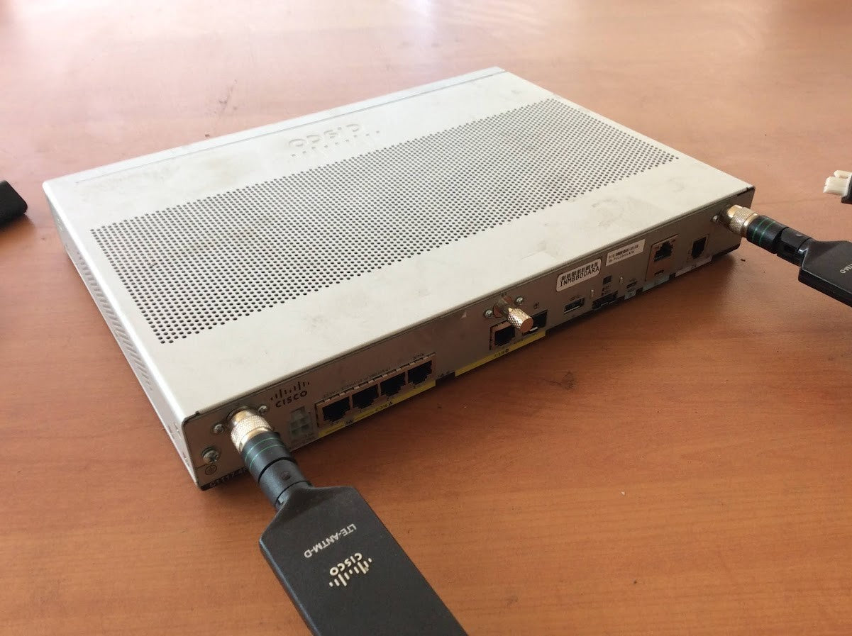 Cisco C1117-4PLTELAWZ V2 ISR 1100 Router + 4G LTE Antenna + PSU Wi-Fi Tested
