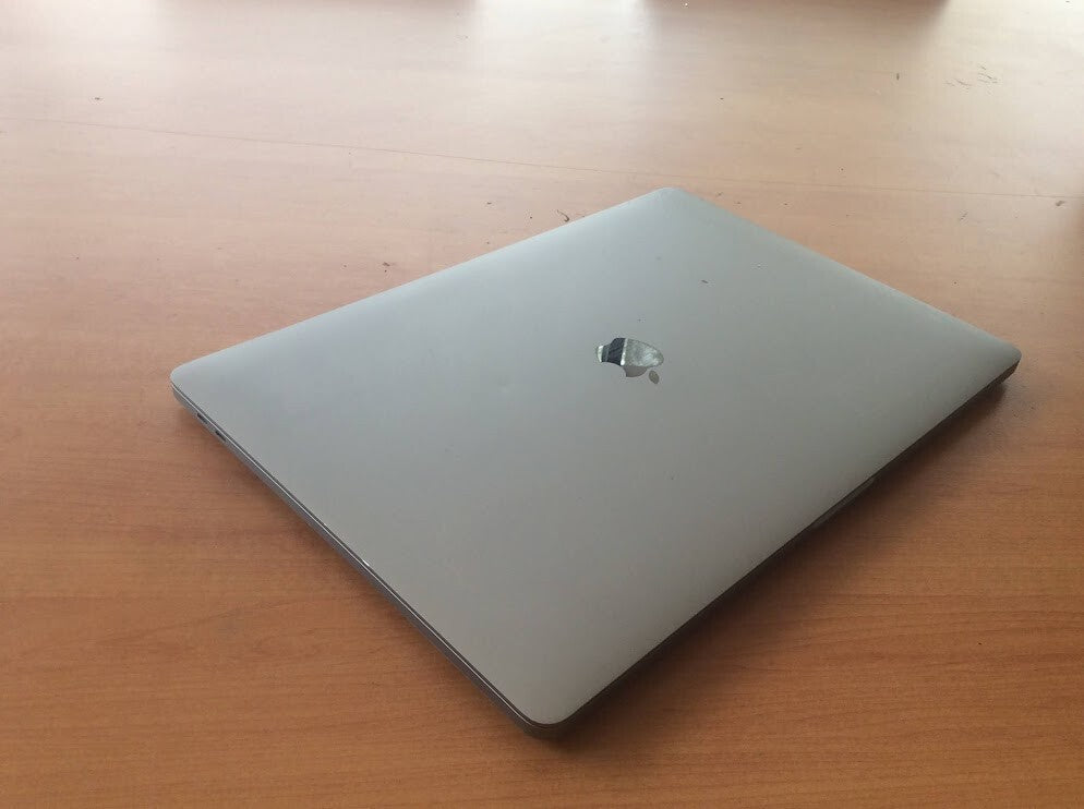 Apple Macbook Pro A2141 Laptop 16'' i9-9980HK@2.40GHz 32GBRAM 1TBSSD EMC3347 A-