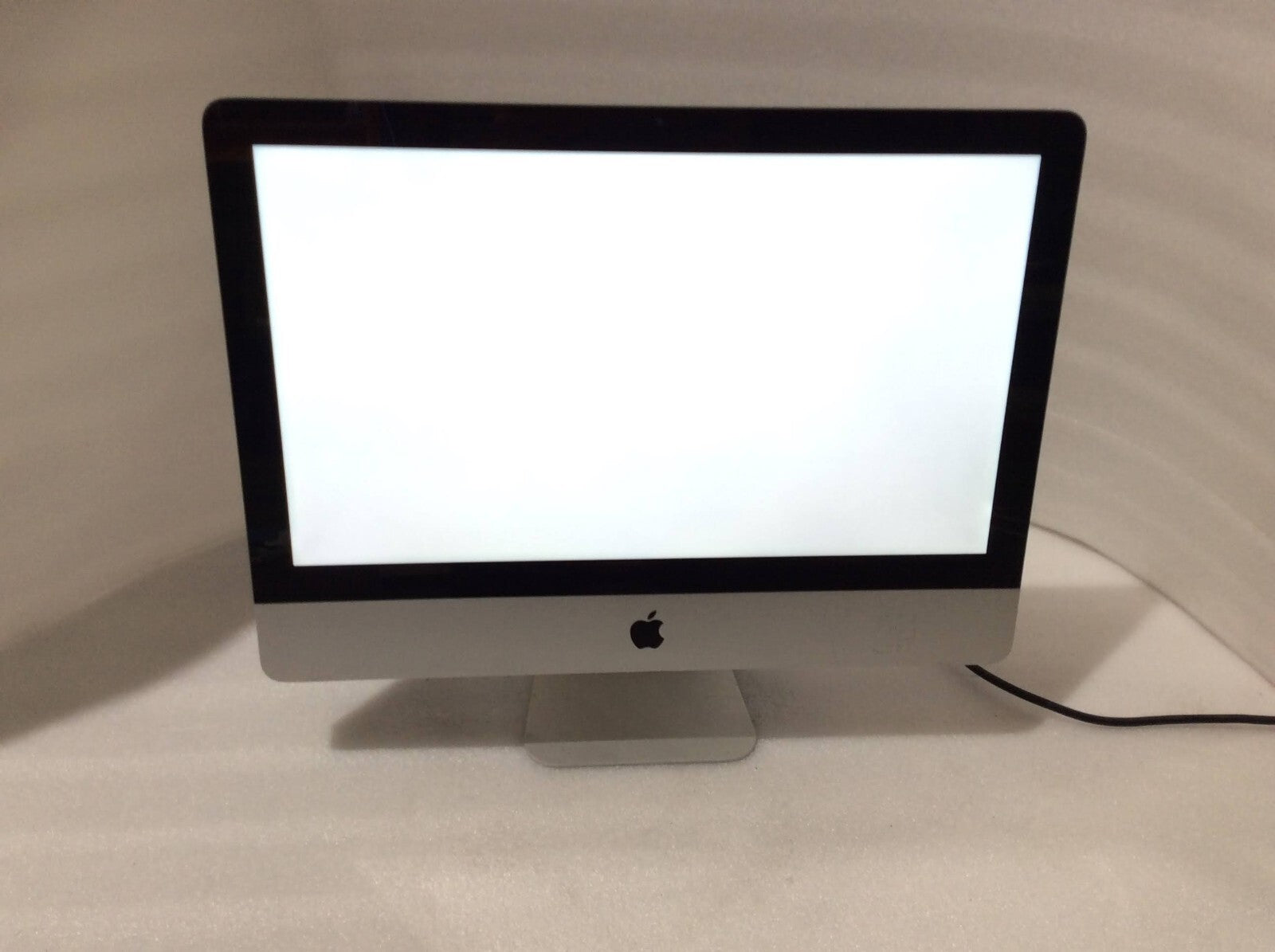 Apple iMac A1311 AIO 21.5'' i5-2400S 4GBRAM 500GB EMC2428 USB2.0 Thunder Silver