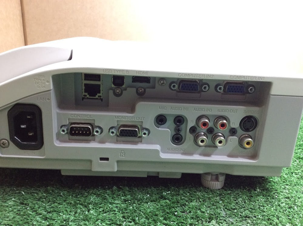 Hitachi CP-AW250N 3LCD WXGA Ultra Short Throw Projector HDMI LAMP HOURS 3544H