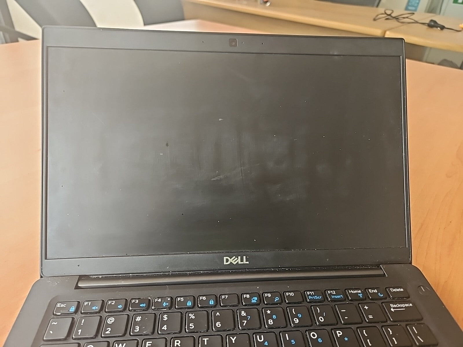 DELL Latitude 7390 Laptop 13.3" i5-8350U@1.90GHz 8GBRAM 256GBSSD USB-C HDMI A-