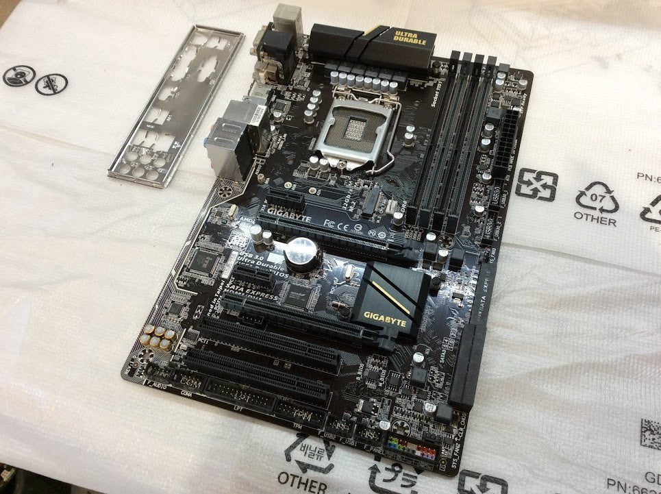 GIGABYTE GA-Z170-HD3 Motherboard ATX HDMI VGA DVI Intel Z170 [AU Seller]