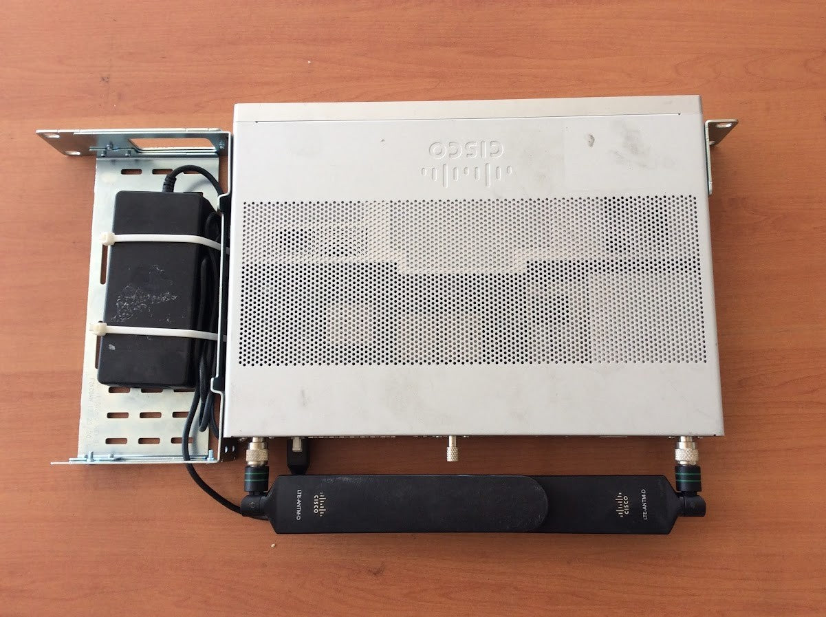 Cisco C1117-4PLTELA V2 ISR 1100 Router +4G LTE Antenna Rack Mount PSU Wi-Fi