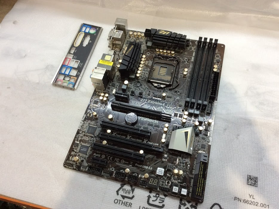 ASRock Z77 Extreme4 Motherboard ATX LGA 1155 VGA HDMI DVI Intel Z77 [AU Stock]