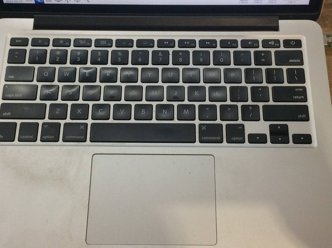 Apple MacBook Pro A1502 Laptop 13.3" i5-5257U@2.70GHz 8GBRAM 256GBSSD EMC2835 A-