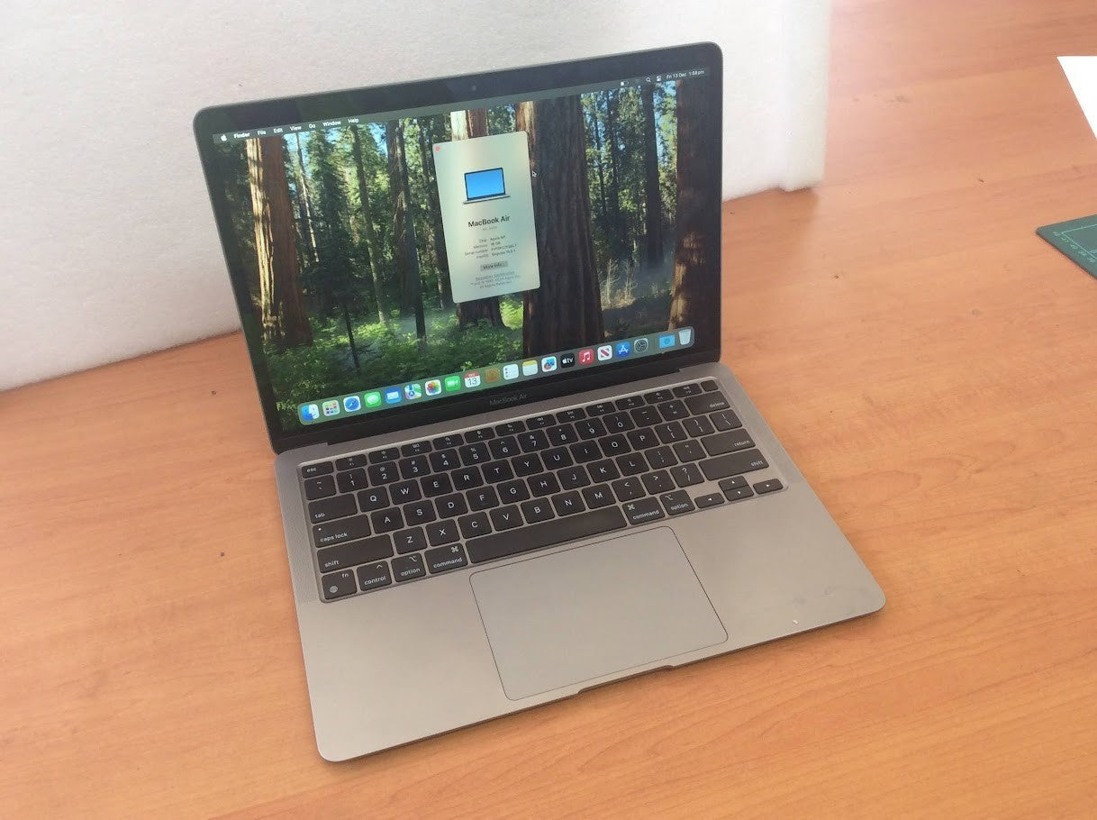 Apple M1 MacBook Air A2337 Laptop 13.3'' Apple M1 16GBRAM 500GBSSD EMC3598 A-