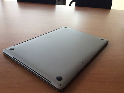 Apple Macbook Pro A1990 Laptop 15.4" i7-8750H 32GBRAM 1TBSSD EMC3215 Silver A-