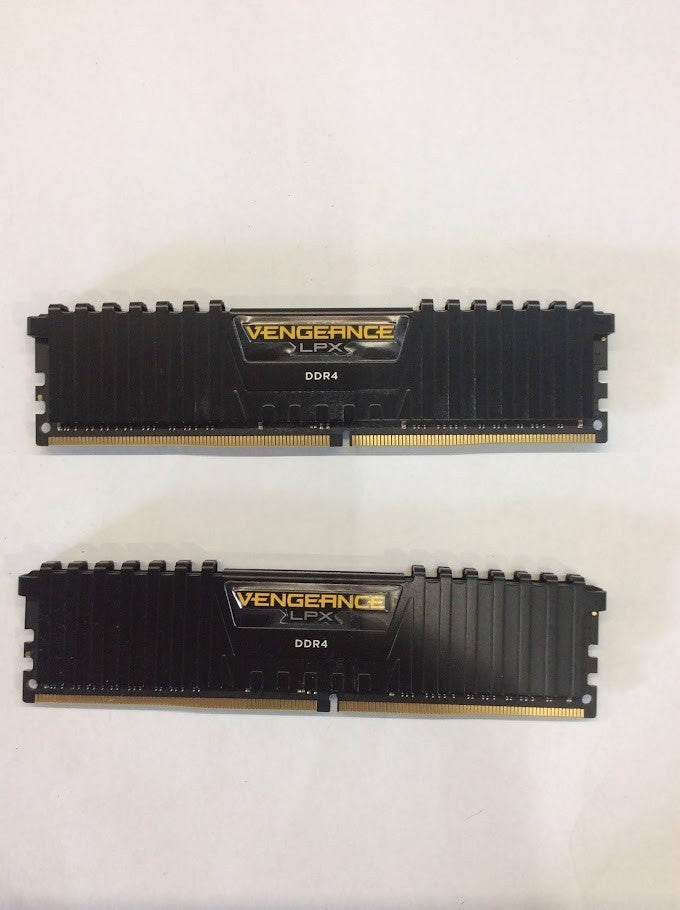 Corsair Vengeance 32GB (2 x 16GB) DDR4 CMK32GX4M2A2666C16 2666MHz Desktop Memory