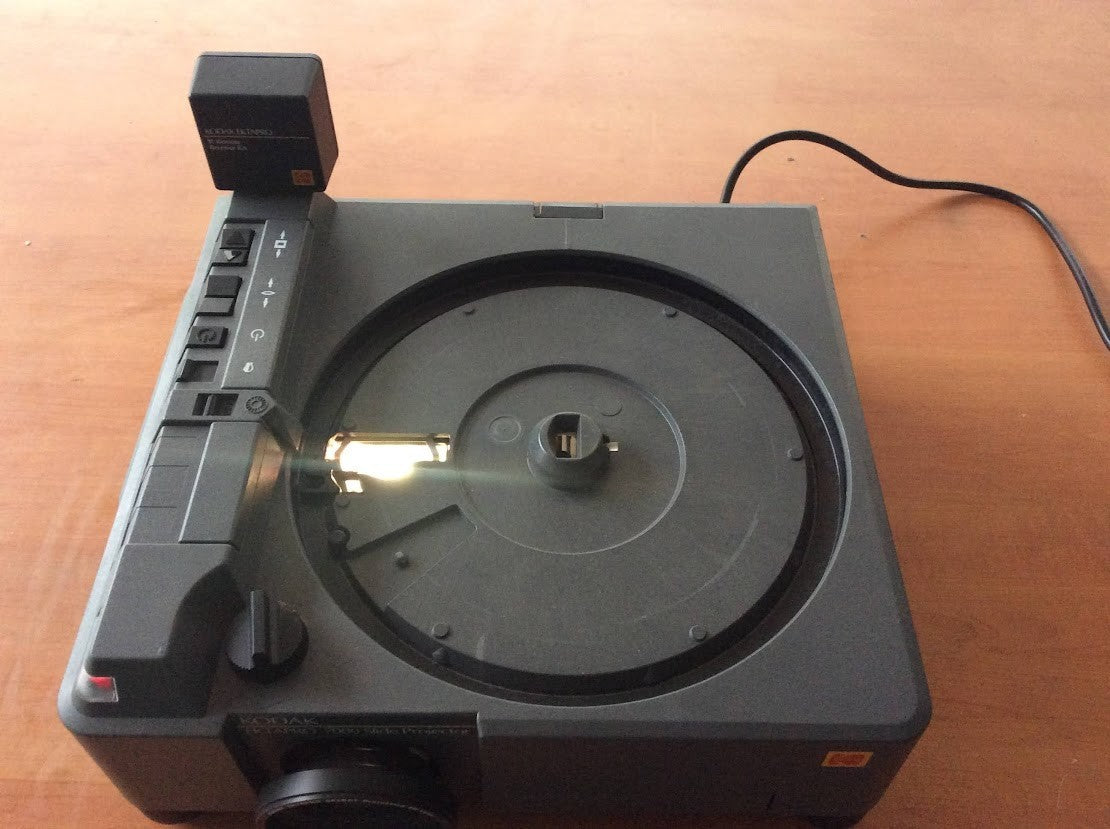 [AU Seller] Kodak Ektapro 7000 Slide Projector Combo (Vintage Item) - Untest A-
