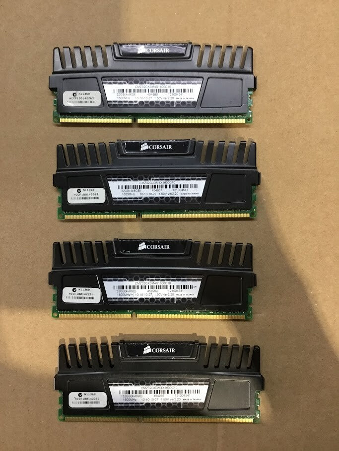 Corsair CMZ32GX3M4X1600C10 Vengeance 32GB (4 x 8GB) Desktop Memory Au Seller