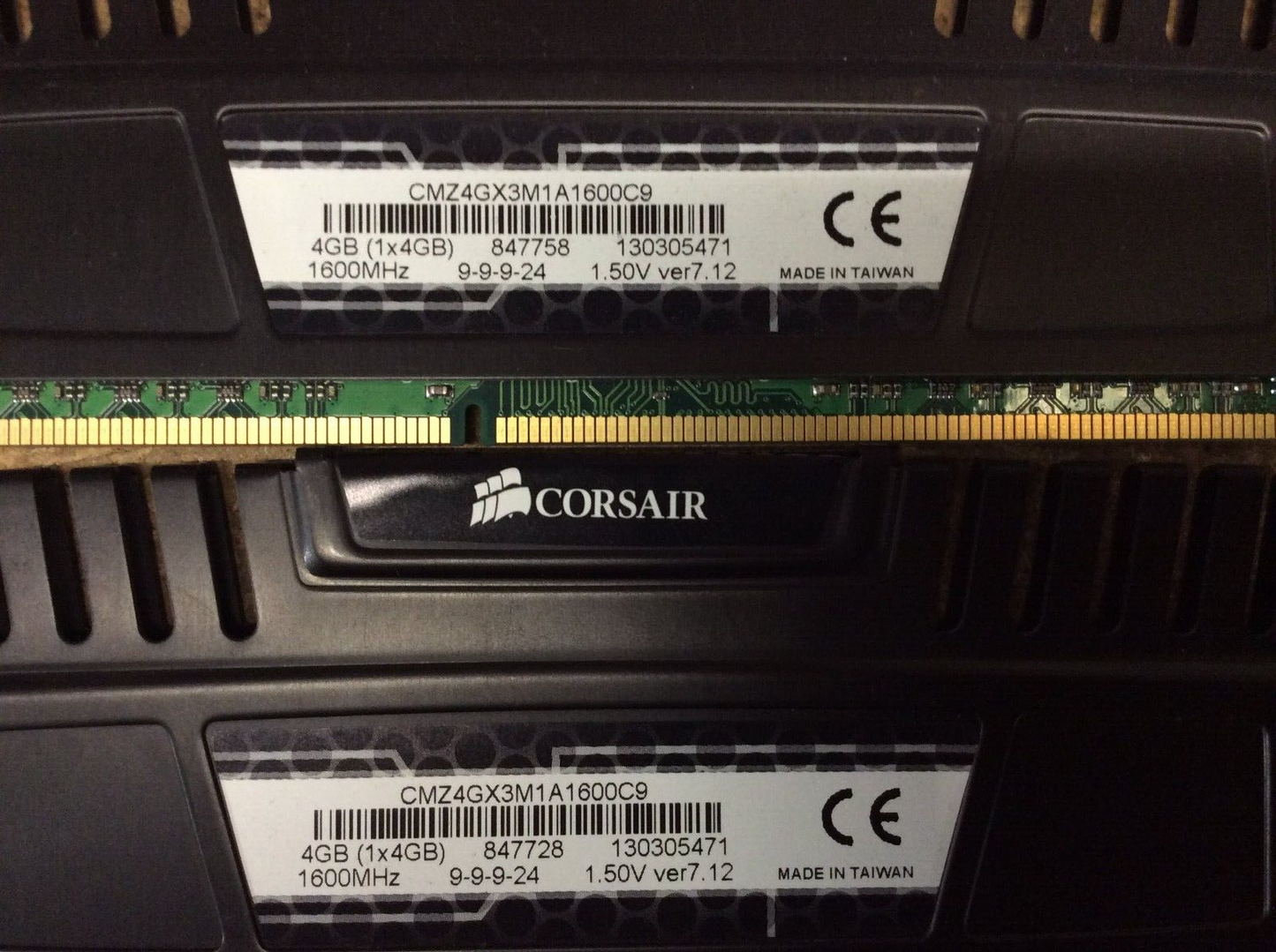 Corsair Vengeance 4GB(1x4GB)DDR3 1600MHz (PC3 12800) Memory CMZ4GX3M1A1600C9