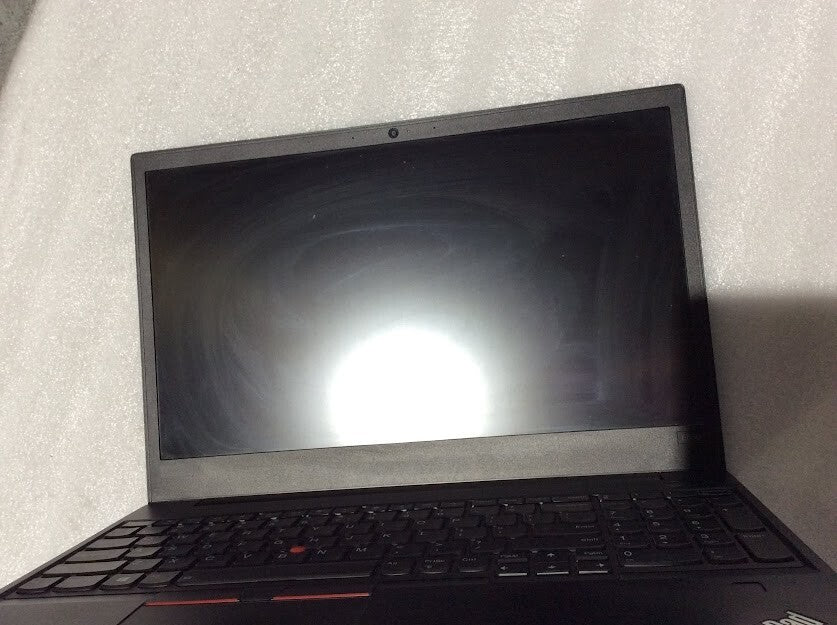 Lenovo ThinkPad E590 Laptop 15.6'' i7-8565U 8GBRAM 256GBNVMe+AMD GPU Black A-