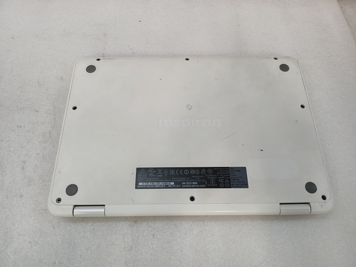 DELL Inspiron 11 3168 Laptop 11.6" Pentium N3710 4GBRAM 128GB HDMI White A-