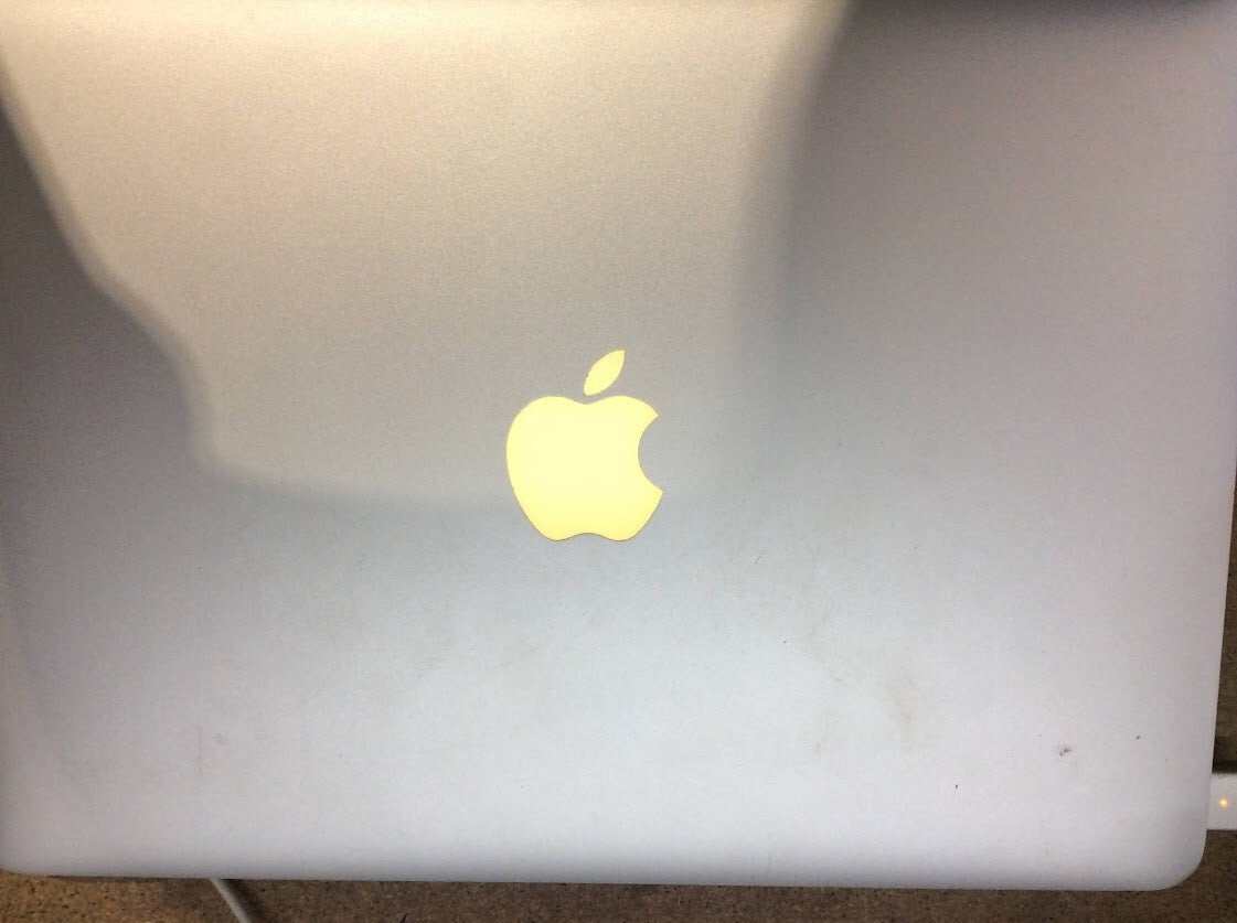 Apple MacBook Pro A1502 Laptop 13.3" i5-5257U@2.70GHz 8GBRAM 256GBSSD EMC2835 B
