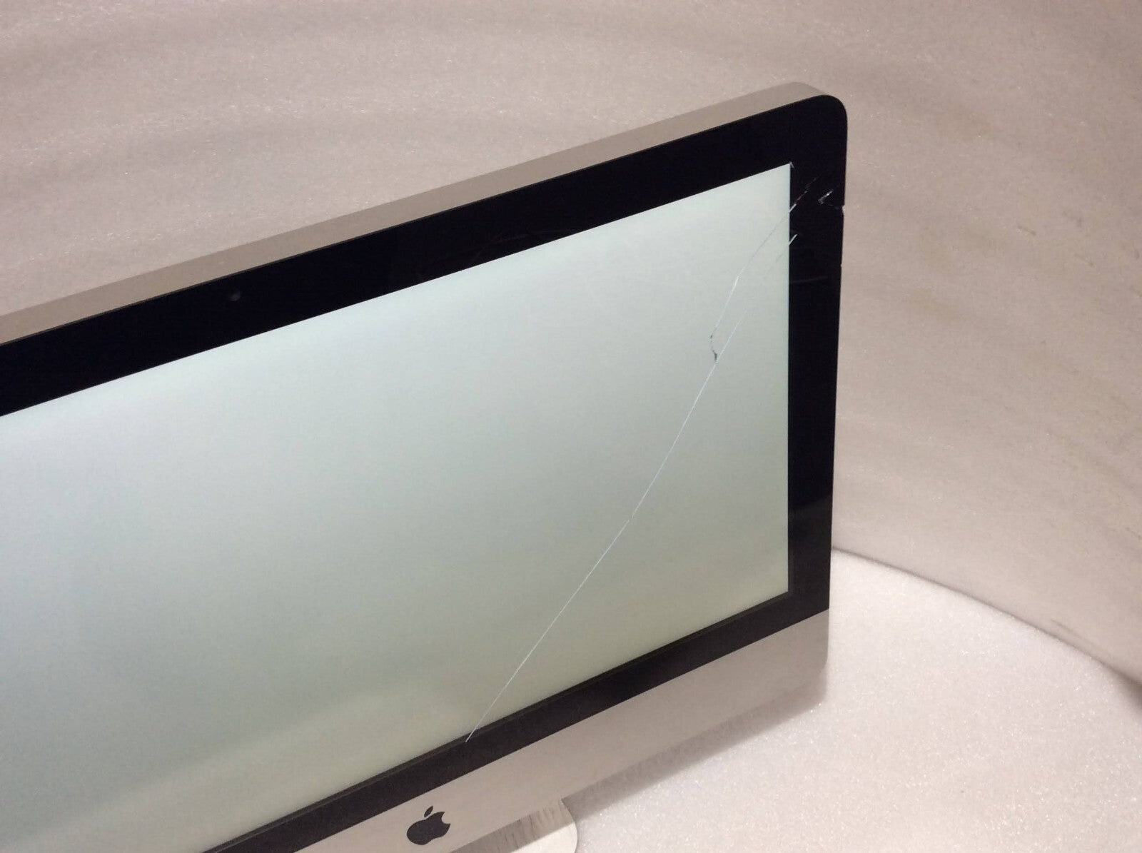 Apple iMac A1311 AIO 21.5'' i5-2400S 8GBRAM 500GB EMC2428 Thunderbolt Silver