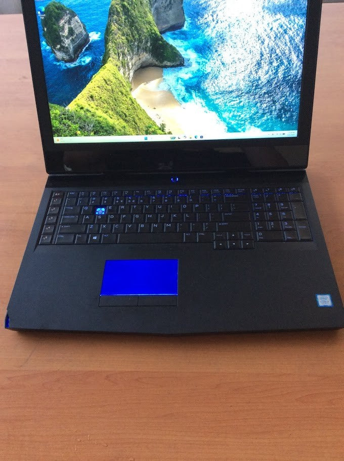 Alienware 17 R4 Laptop 17.3" i7-7700HQ+GTX 1070 GPU 16GBRAM 512GBSSD+1TB USB-C B