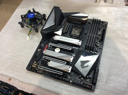 GIGABYTE Z390 AORUS MASTER Motherboard DDR4 ATX LGA 1151 USB-C HDMI Intel Z390