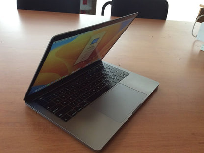 Apple MacBook Pro A1989 Laptop 13'' i7-8559U@2.7GHz 16GBRAM 512GBSSD EMC 3214 A-