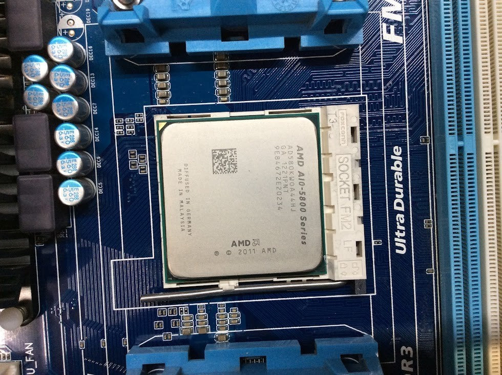GIGABYTE GA-F2A75-D3H Motherboard ATX DDR3 AMD A75 Socket FM2 with AMD A10-5800