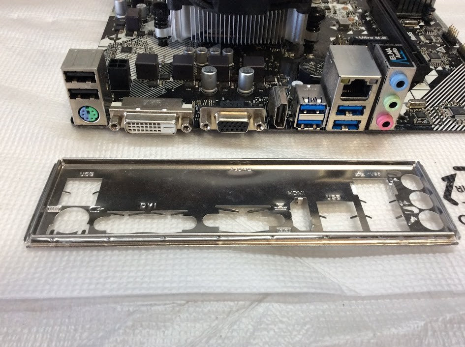 Asrock A320M-HDV Motherboard Socket AM4 micro ATX With AMD Ryzen 3 3200G [AU]