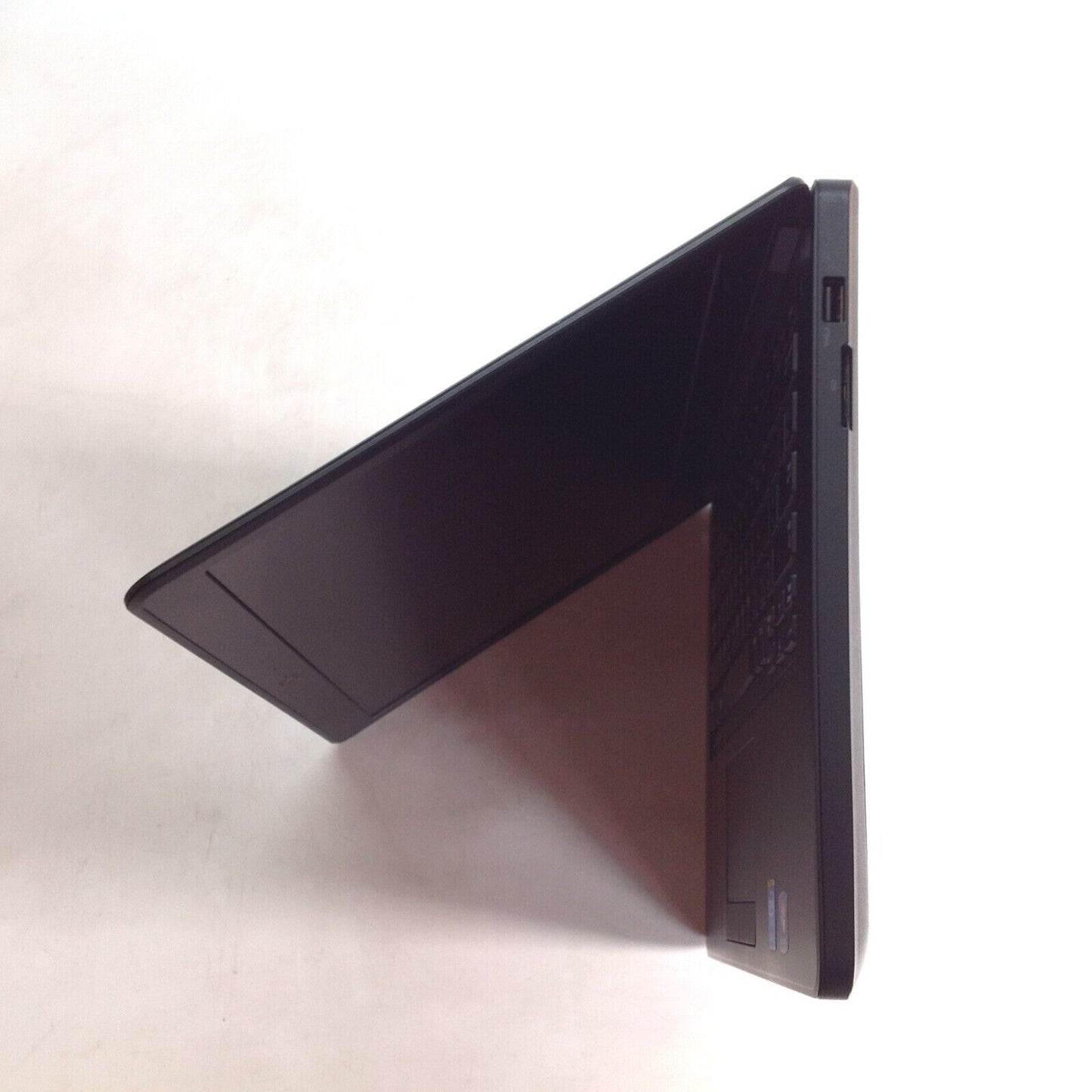 DELL Latitude E5450 Laptop 14'' i5-5200U@2.20GHz 4GBRAM 500GBHDD HDMI VGA A-