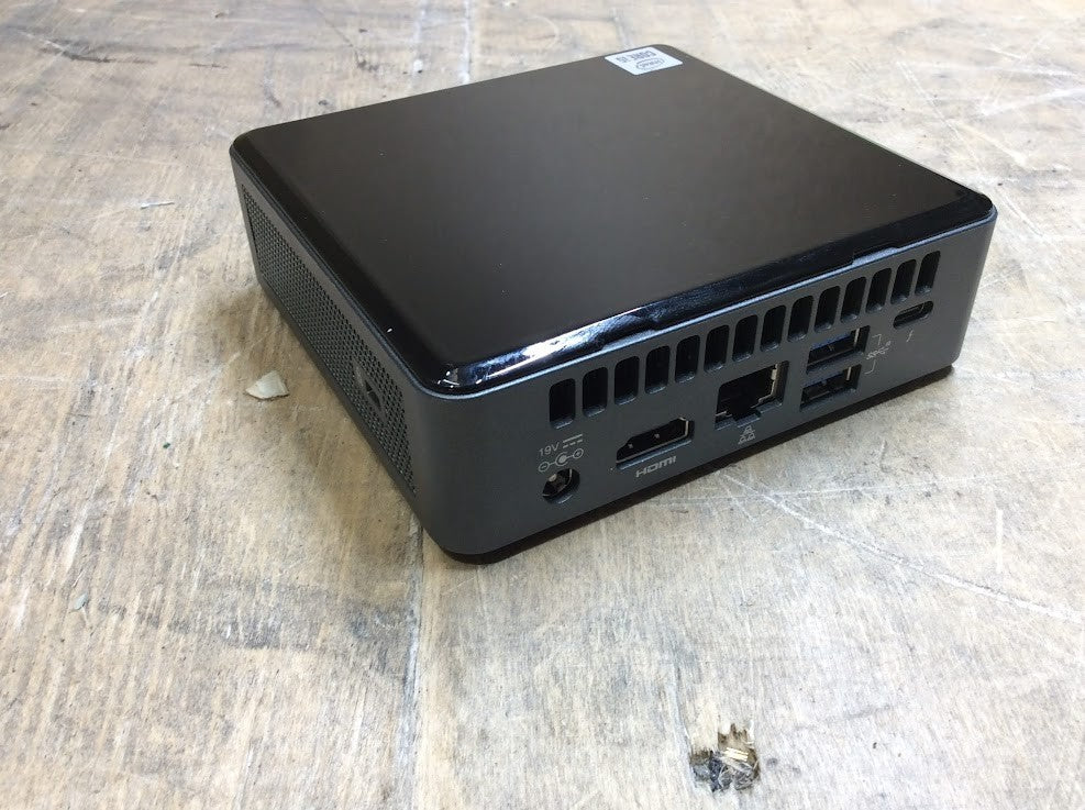 Intel NUC 10FNK Desktop Mini-PC i5-10210U 16GBRAM 500GBSSD USB-C HDMI Win11 A+