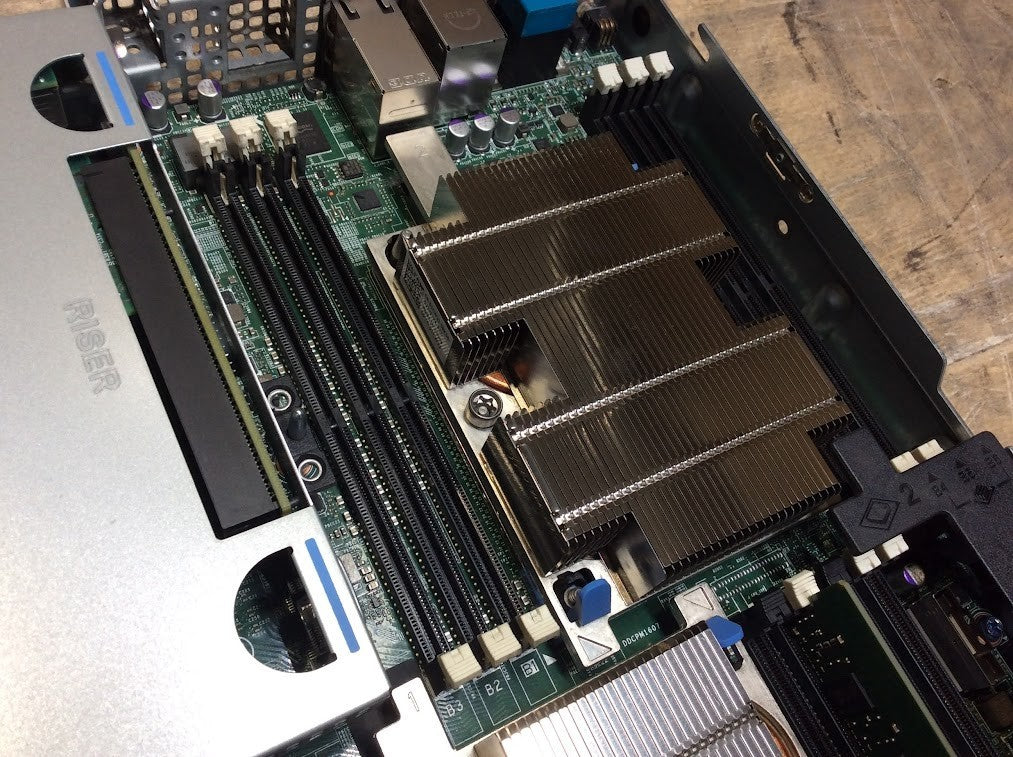 Dell PowerEdge R440 2 x Xeon Bronze 3104+2*PSU +8GB PC4+4 Ports Network Card A-
