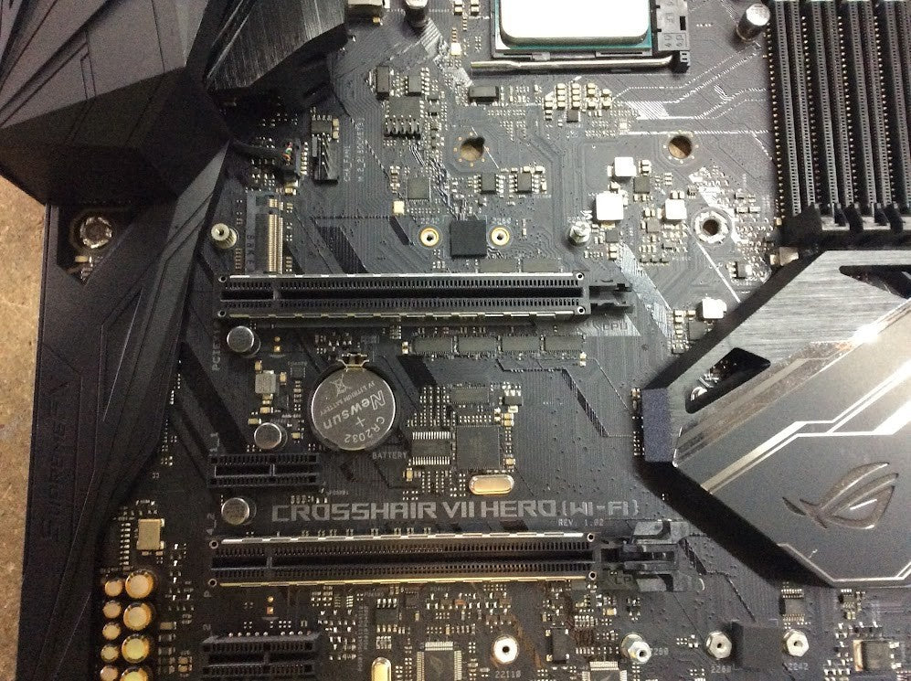 [AU] ASUS ROG CROSSHAIR VII HERO (WI-FI) ATX AMD X470 USB-C With AMD R3 3200G