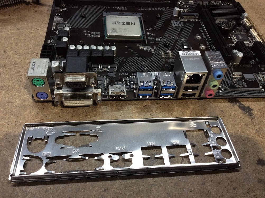 GIGABYTE GA-A320M-S2H V2 DDR4 microATX AMD B350 Socket AM4 with AMD R3 3200G+Fen