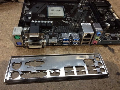 GIGABYTE GA-A320M-S2H V2 DDR4 microATX AMD B350 Socket AM4 with AMD R3 3200G+Fen