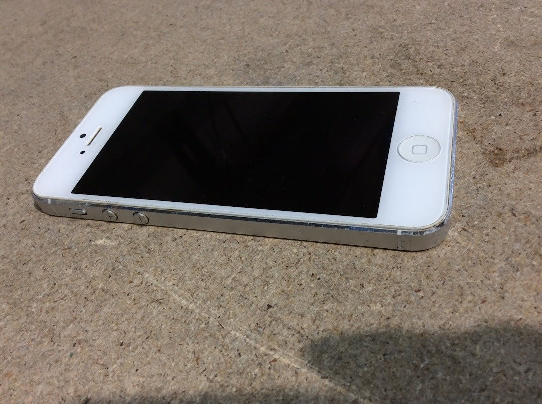 Apple iPhone 5 Smartphone 4" 64GB MD663 X/A Bluetooth Touch White [AU Seller]