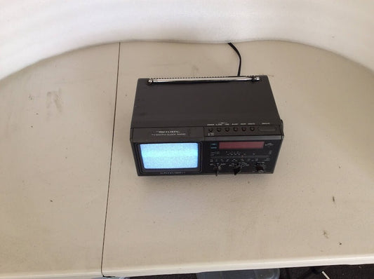 REALISTIC TV AM/FM CLOCK RADIO CHRONOVISON-1 240V 50Hz Au Seller