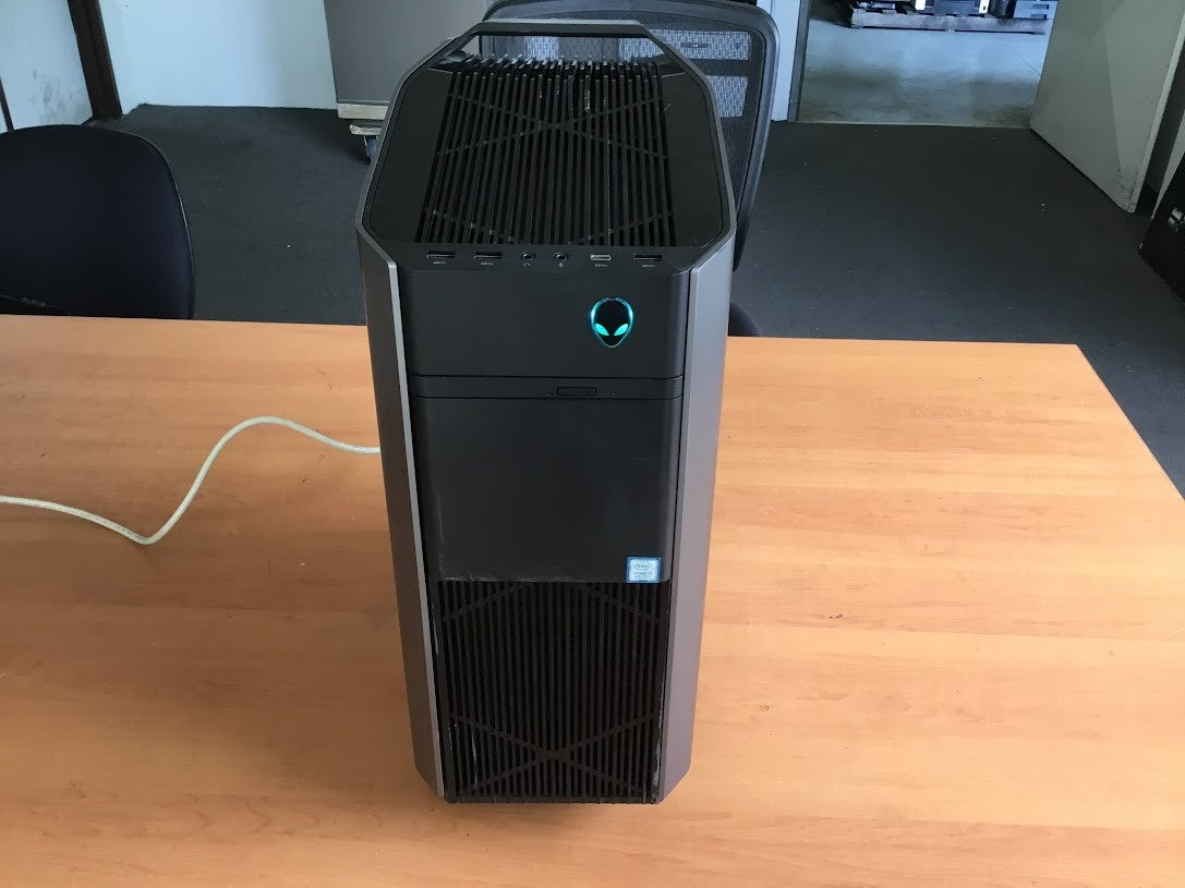Alienware Aurora R8 Gaming PC i7-9700 16GB 512SSD+1T HDD+GeForce RTX 2070  Win11