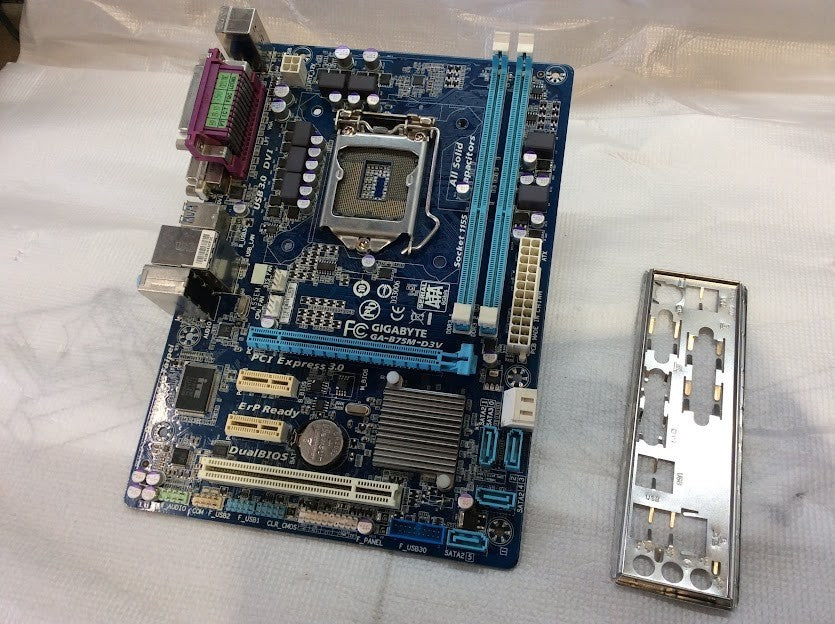 GIGABYTE GA-B75M-D3V Motherboard DDR3 microATX LGA 1155 VGA DVI Intel B75 [AU]