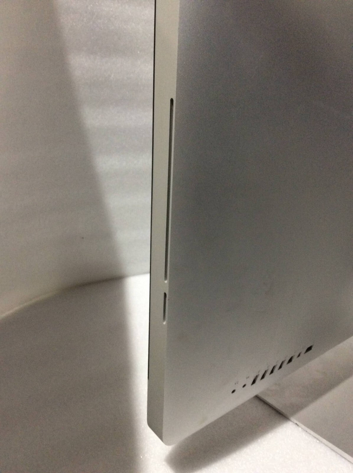 Apple iMac A1311 AIO 21.5'' Intel Core 2 Duo E7600 4GBRAM 500GB EMC2308 Silver