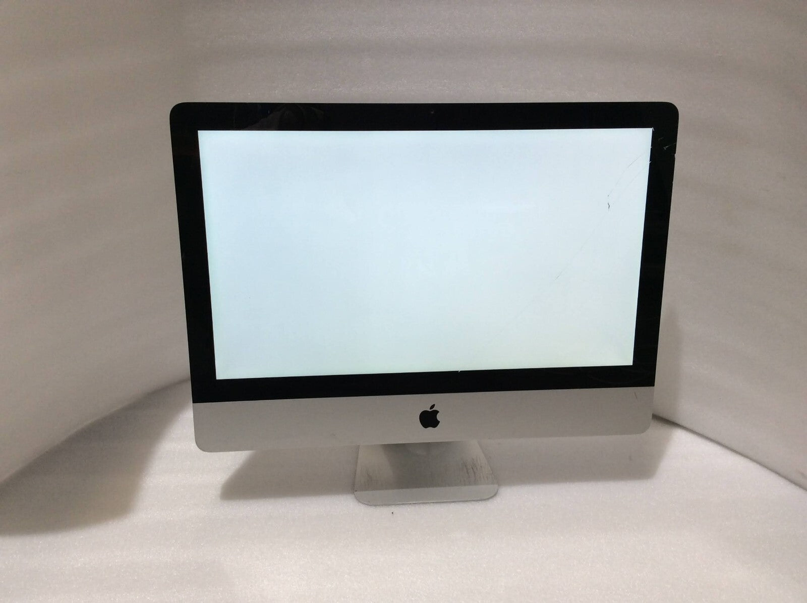 Apple iMac A1311 AIO 21.5'' i5-2400S 8GBRAM 500GB EMC2428 Thunderbolt Silver