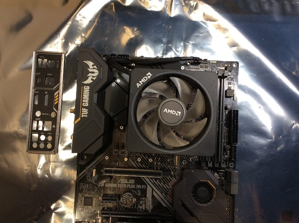 ASUS TUF GAMING X570-PLUS (WI-FI) HDMI DP USB-C AMD X570 With CPU Ryzen 7 3700x